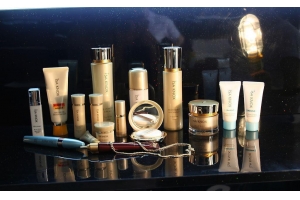 隨著英國解封，化妝品彩妝類產(chǎn)品銷量飆升434%